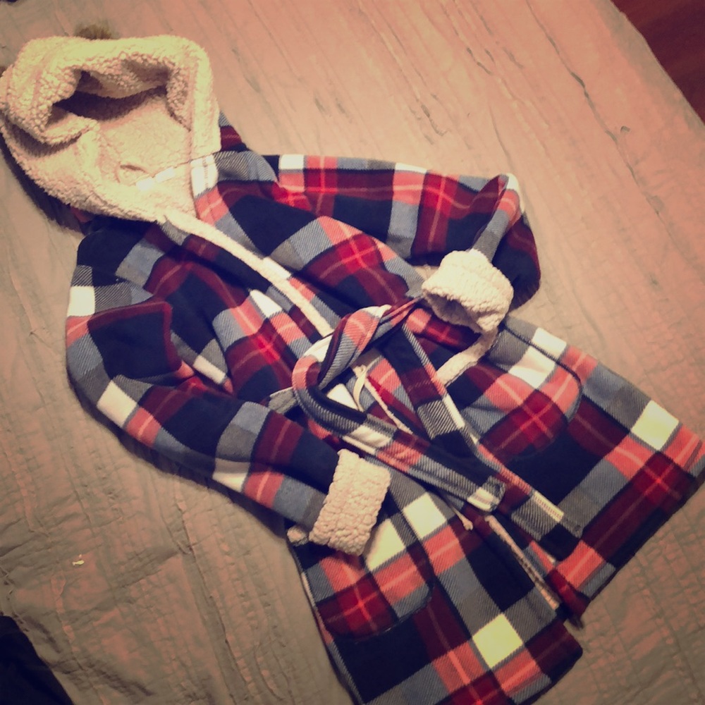Cost plaid robe. Artisan NY